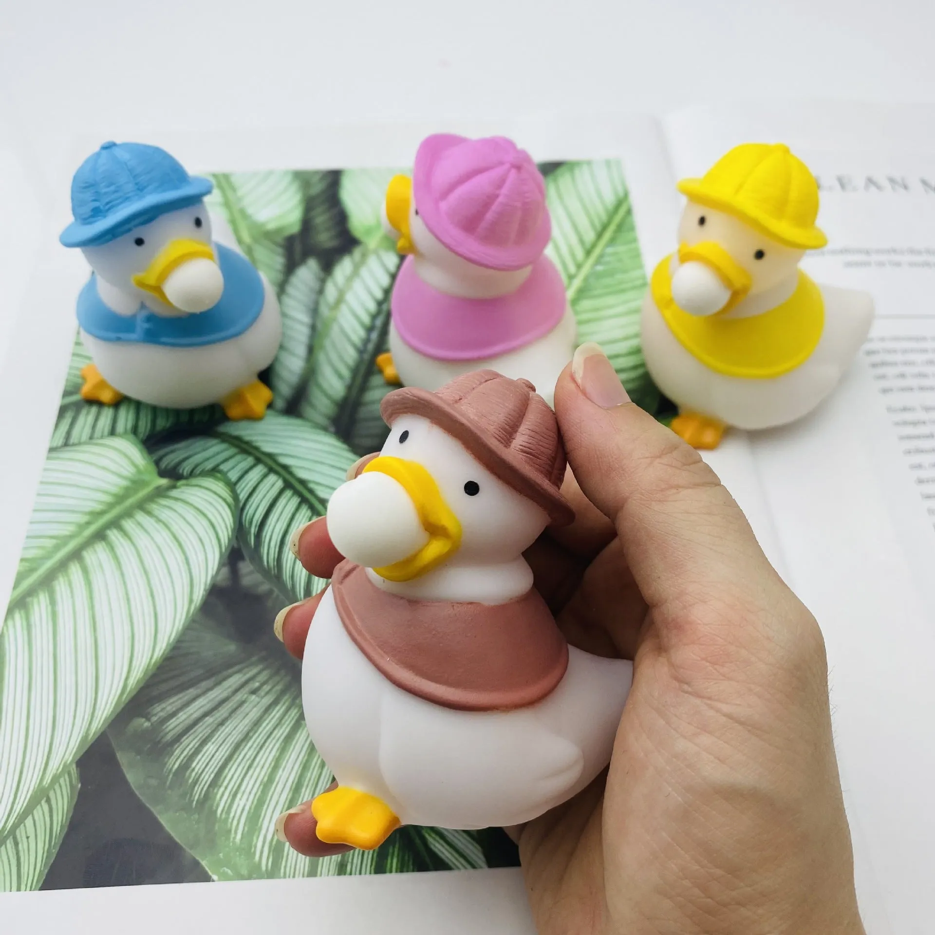 Popular Bubble-Squeezing Tangle Duck Stress Toys, TO0061